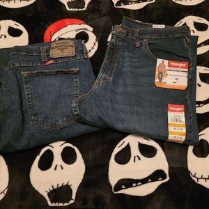 Wrangler Men's Relaxed Fit Blue Jeans Lot Of 2